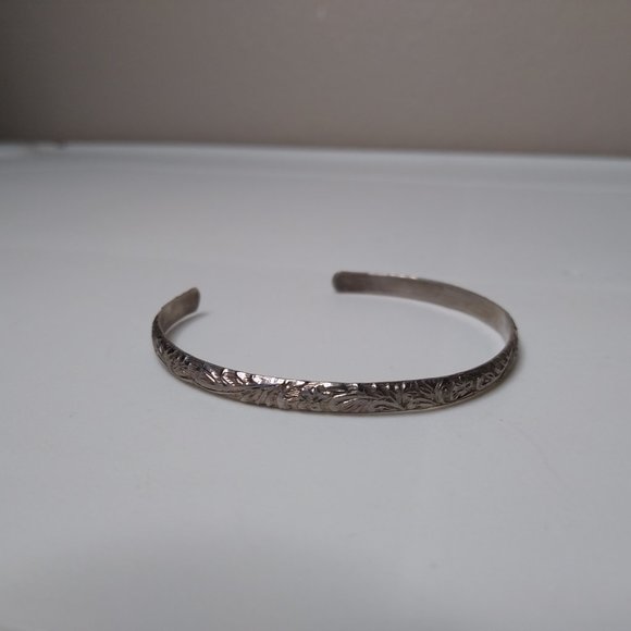 Vintage Small Sterling Decorative Open Bangle - Picture 2 of 14